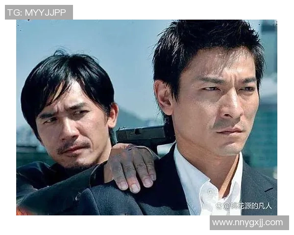 足球明星与刘德华同框合影展现体育与娱乐的完美结合与友谊的力量